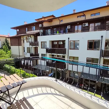 - Garden Of Eden Apartment *